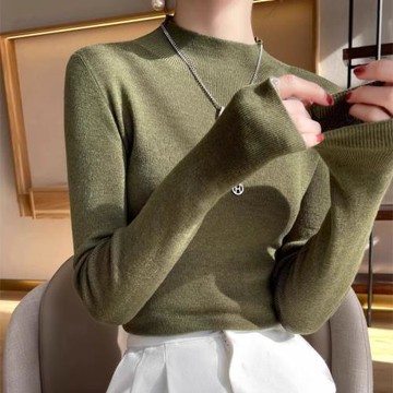 綠色半高領毛衣打底衫女2026新款秋冬季修身顯瘦內搭軟糯針織上衣