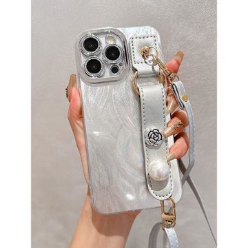 羽紗銀色山茶花珍珠腕帶適用于蘋果17Promax手機殼iPhone16漸變15軟14Pro全包鏡頭膜13斜跨背帶掛繩12高級感