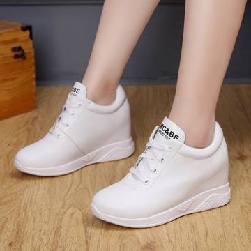 隱形內增高8cm女鞋冬季2025新款真皮厚底休閑鞋系帶軟底單鞋中跟