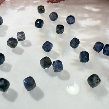 💕 𝓒. 𝓣 晶寶💕菫青石 方糖 diy 設計 散珠 單珠 4.5mm左右 6.7mm