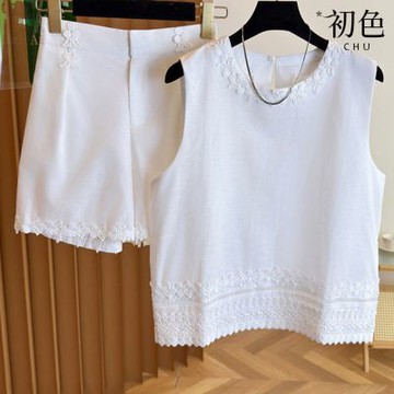 初色 新中式簡約花邊刺繡圓領無袖棉麻背心女背心+純色休閒褲寬褲短褲套裝-白色-13747(M-2XL可選)