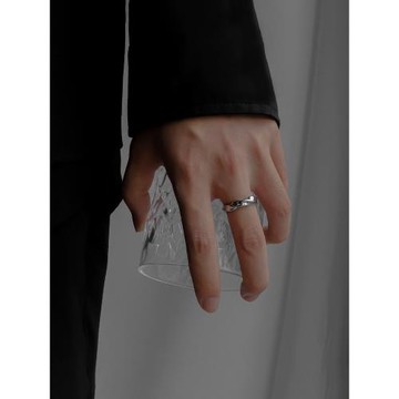 【裂痕】莫比烏斯環戒指男生潮高級感冷淡風食指單身鈦鋼高街痞帥