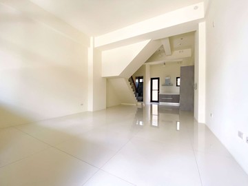 大里全新氣派別墅｜台中市大里區鳳凰路