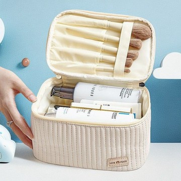 臺灣/✨化妝包 洗漱包  化妝品收納包新款蛋糕化妝包大容量防水便攜高級PU手提旅行化妝品收納洗漱