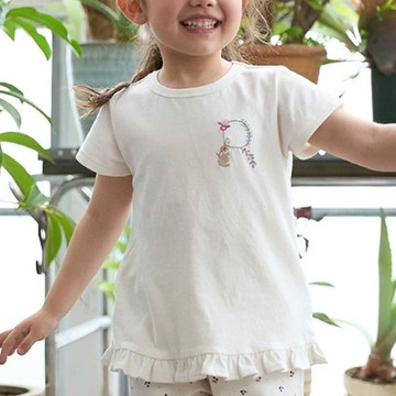 日本 petit main - 荷葉邊英文刺繡短袖上衣-R-白