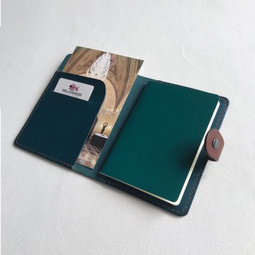 Accademia學院 皮革護照夾/植鞣革/手工縫製  -灰陶色 /森青色