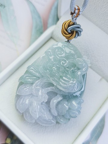 招財 貴人 高貴|鳳凰牡丹|緬甸A貨翡翠冰春彩灑金鳳凰山水牌吊墜