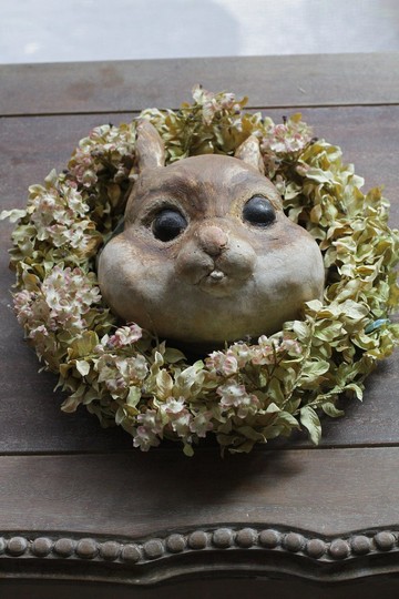 純手捏森林動物松鼠男孩陶瓷飾品/掛飾