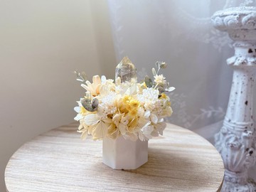 晨曦暖語。黃水晶柱 永生花微景觀 療癒桌面小風景