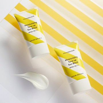 1+1送韓星小卡【Nature Republic】提亮保濕防曬霜SPF50+ PA++++ 雙入組