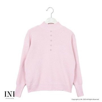 【INI】柔軟觸感、小高領條紋質感針織上衣．粉色