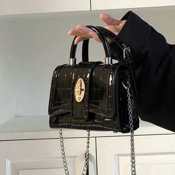Bag House👜 亮麵斜挎包亮皮貴㛿包包百搭鱷魚紋黑白鏈條包網紅高雅原創包包