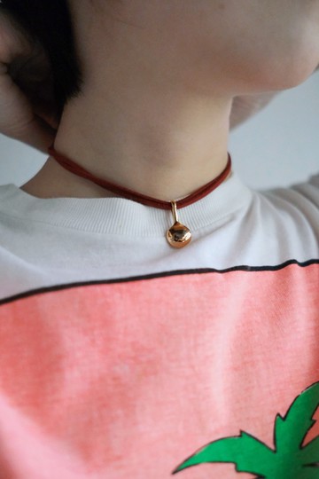 銀鍍K金 絨皮繩墜鍊 / Brancusi practice : Bell