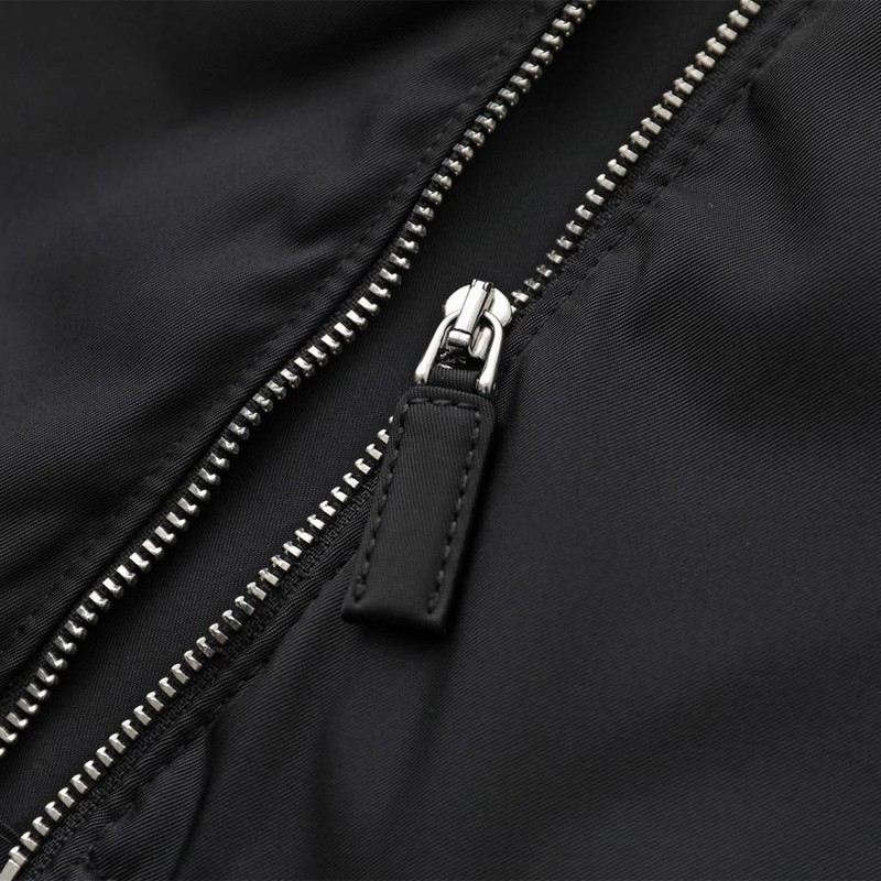 PRADAプラダジッパー付き黒シャツ 赤いタグ付きメンズ S 楽天市場】PRADA プラダ シャツ 長袖 メンズ トップス チェスト