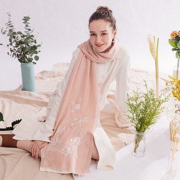 【輕奢】Aoede柔美煙花蕾絲刺繡純羊絨Cashmere圍巾-乾燥玫瑰粉