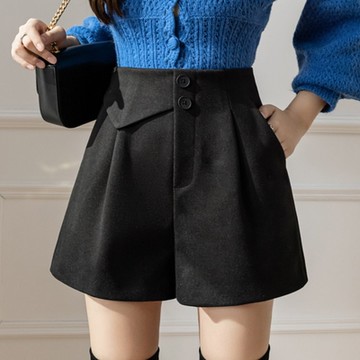 La Belleza時尚素色後鬆緊腰三角壓摺側口袋雙釦毛呢料闊腿短褲