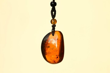 【琥珀系列】隨形手磨緬甸琥珀 墜飾 13 (請閱讀置頂描述)