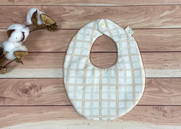 八層紗圍兜-粉嫩格紋