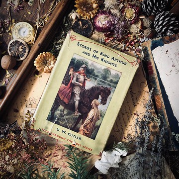 1935年英國出版亞瑟王與他的騎士
