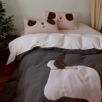 小狗的冬日被窩｜羊絨刺繡四件組 - 雙人加大