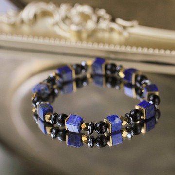 黑曜石 青金石。勇者無懼。避邪護身 個性設計 不規則水晶手鍊