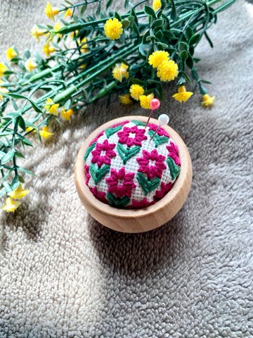 地刺刺繡針插 刺繡針收納 擺設 紫紅小花