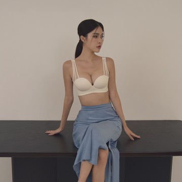 透肌感  | 裸感塑型舒適簍空肩帶無痕無鋼圈內衣