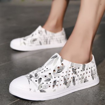 ins洞洞鞋男女夏季情侶防滑個性沙灘塑料涼拖運動透氣雨海邊度假