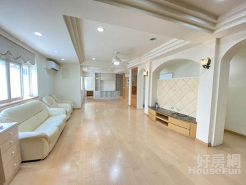 板橋站五鐵共構靜巷機能美宅一層一戶｜新北市板橋區光正街