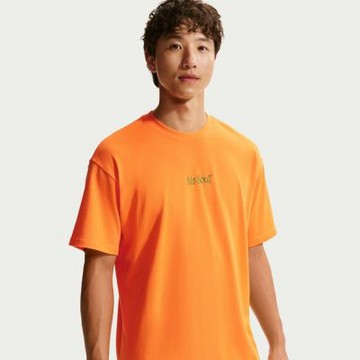 NIKE 短袖上衣 男 女 T恤 寬鬆 AS U NSW FAMILY REUNION TEE 橘 IW1200-840
