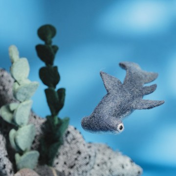 羊毛氈擺飾偶・鯨鯊家族 錘頭鯊
