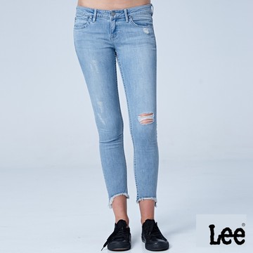 Lee 女款 涼感 402 褲腳毛邊超低腰修身窄管牛仔褲 淺藍洗水