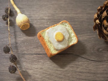 手工木雕胸針 徽章  吐司