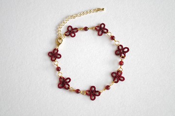 一月生日石梭織蕾絲小花和石榴石手鍊
