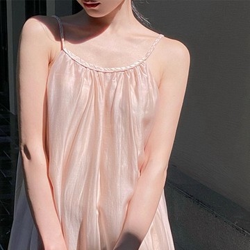 法式初戀粉色吊帶連衣裙女2022春夏新款甜美溫柔風小眾設計高級感