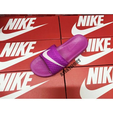帝安諾-NIKE WMNS BENASSI SOLARSOFT 女 桃粉 軟墊 拖鞋 705475-600