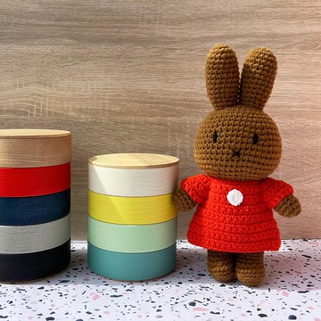 荷蘭 Just Dutch | Melanie 編織娃娃和她的紅色洋裝