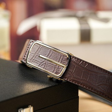 【FREED】字母造型仿鱷魚紋真皮自動皮帶 - 金棕