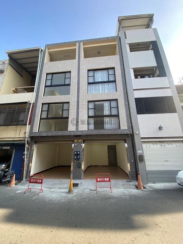 五甲特力屋正街全棟RC翻新四樓車墅B｜高雄市鳳山區華興街