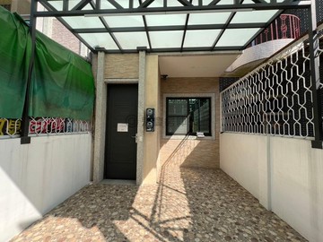 屏東車站｜全翻新｜車庫透天免千萬｜屏東縣屏東市自立路