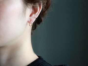 14k 金填充 - 雙向弧形耳骨夾 / 耳夾