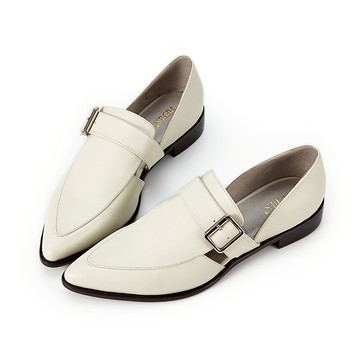 [獨家訂製楦型] 時髦全真皮側V橫帶釦環尖頭樂福鞋 白色