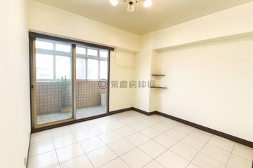 公園我家電梯房高樓邊間車位好抽近未來捷運｜新北市鶯歌區鶯桃路