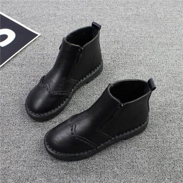 女短靴新款短筒秋冬平底馬丁靴文藝雕花雙拉鏈手工軟底英倫踝靴