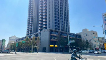 三多正路尊榮透天金店面｜近輕軌五權國小、三信家商｜高雄市苓雅區三多二路