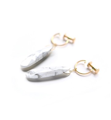 單顆ハウライト (Howlite) (長水滴形) K10耳環 ~ESPOIR~