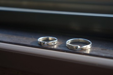 擁抱 | 經典設計 // 訂製字母純銀戒指 //訂製尺寸