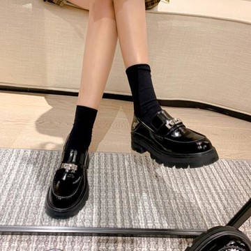 緋聞校花~英倫風小皮鞋百搭圓頭金屬扣厚底樂福鞋黑色高跟單鞋女