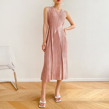 三宅褶皺無袖連衣裙2023夏季新款法式小眾收腰百褶氣質過膝長裙女