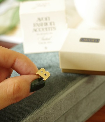 老又好古董珠寶 AVON金色字母B別針胸針 B1600